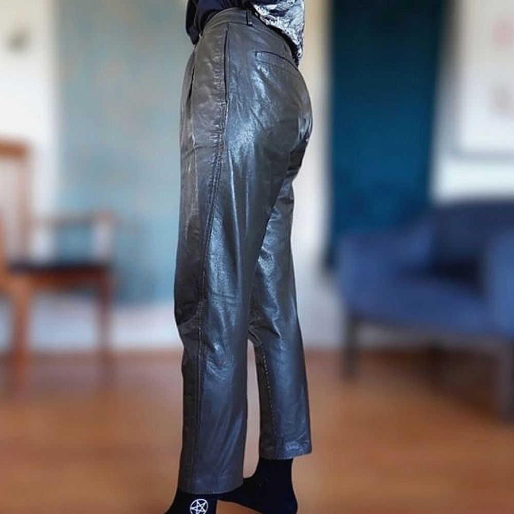 Vtg 80s Carla New York olive cropped leather trousers